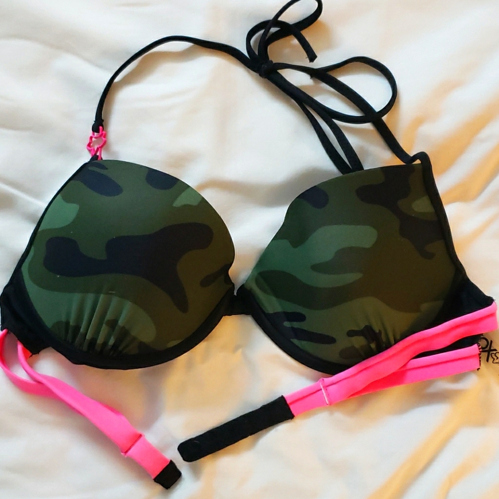 Fox pink and camouflage bikini tol